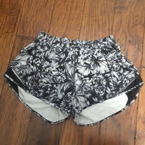 Lululemon size 6 tall shorts